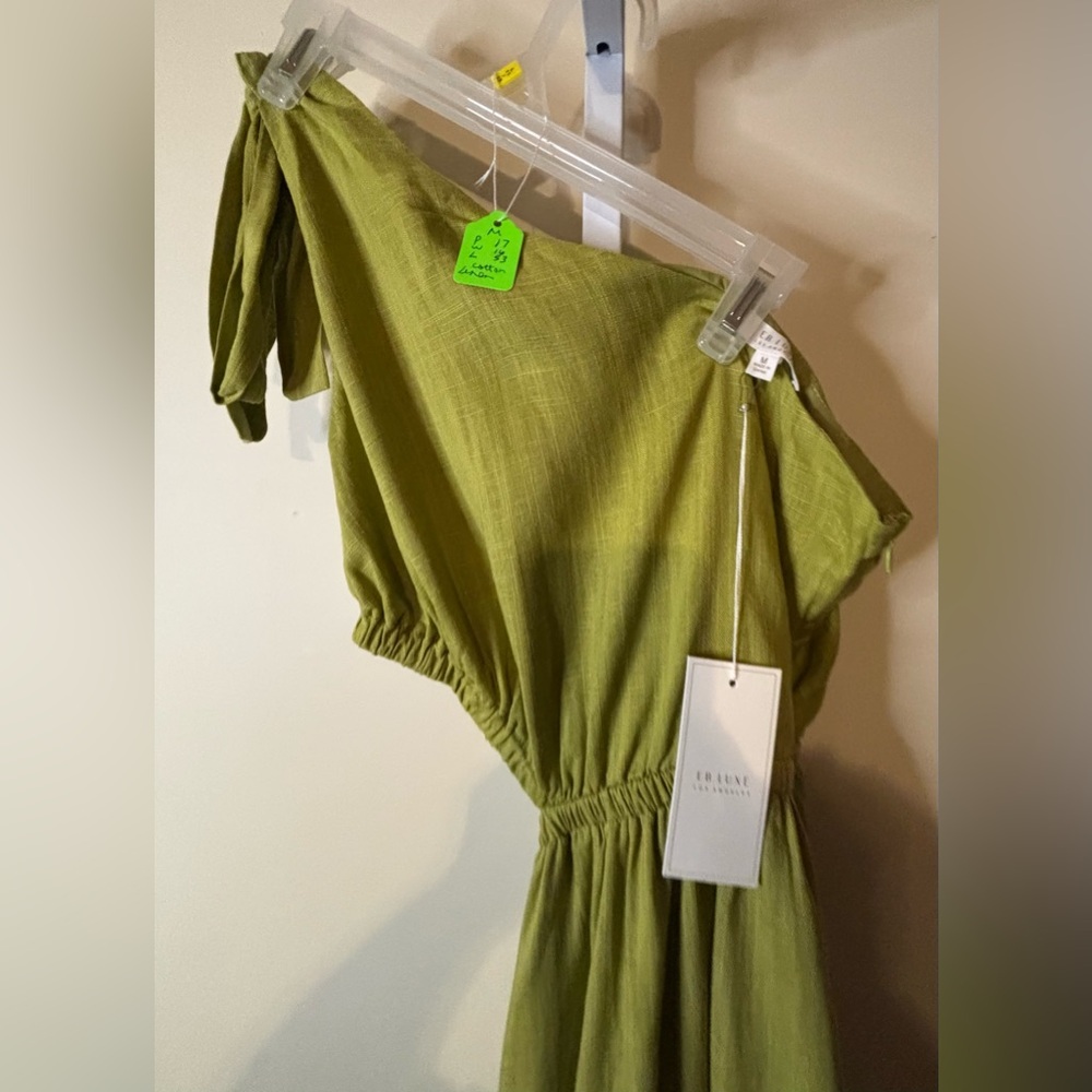 Elegant One-Shoulder Green Maxi Dress with Cut Out side-Medium - Picture 9 of 13